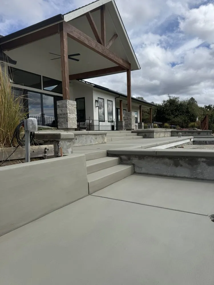 Local yard cleanup service experts serving Sacramento, CA - Jlara Concrete
