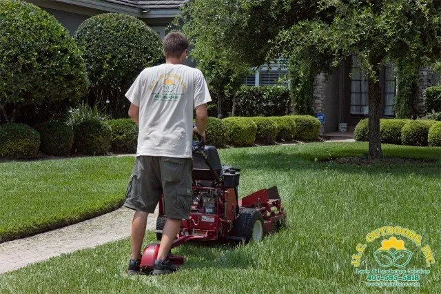 Expert yard cleanup service in Orlando, FL - JLC Outdoors