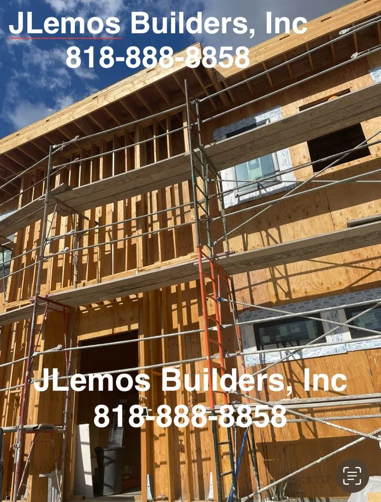 Professional lawn mowing service in Calabasas, CA - JLemos Builders