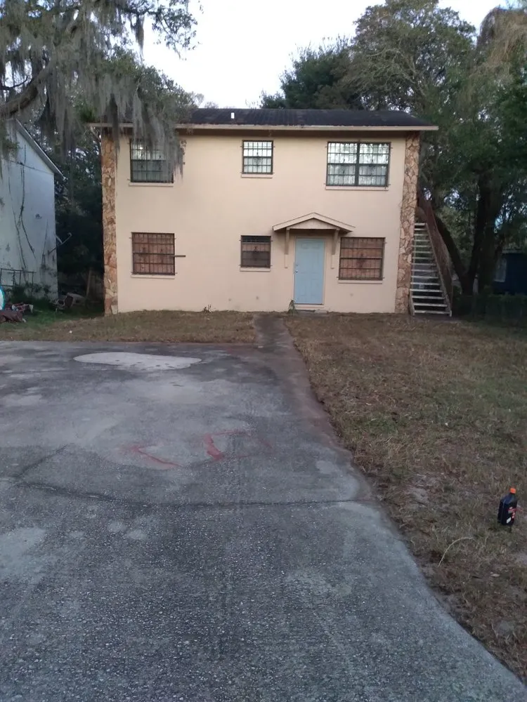 Local yard cleanup service in Tampa, FL - JLG Landscaping & Property Maintenance