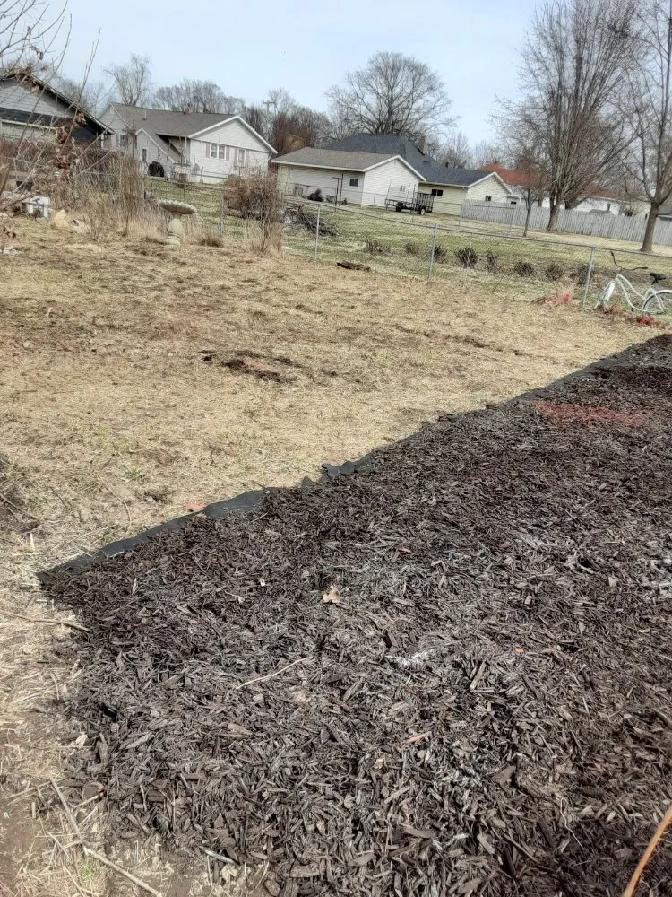 Affordable yard maintenance near you in Ottawa, IL by JLH Labor Services