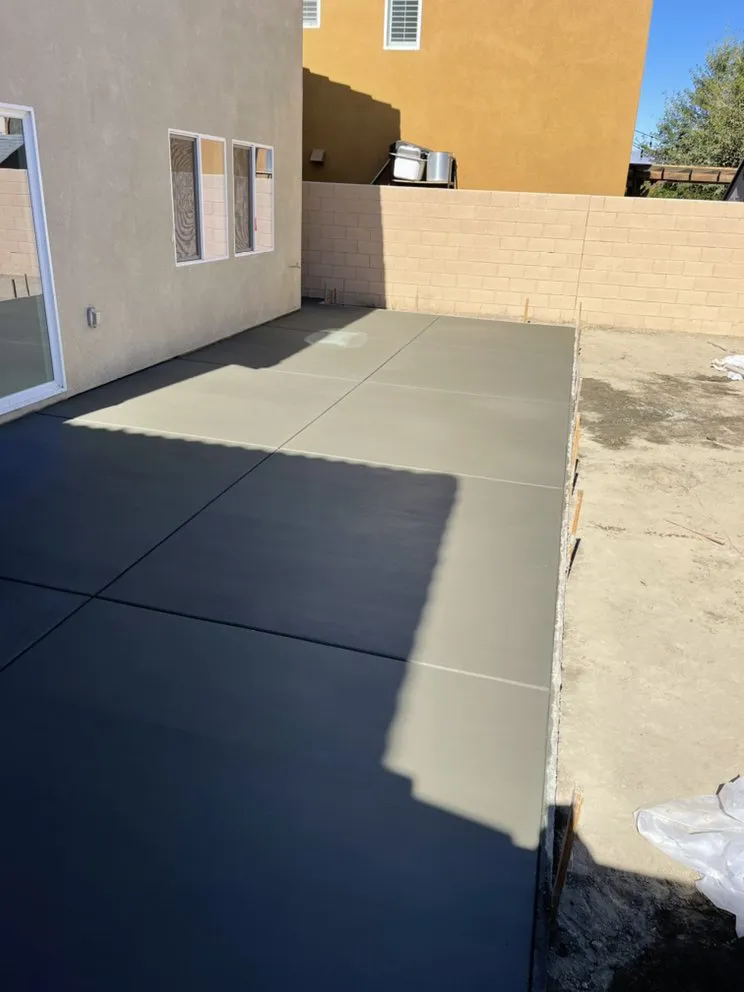 Trusted yard maintenance experts serving Palm Desert, CA - JLHS Lawn Care & Design