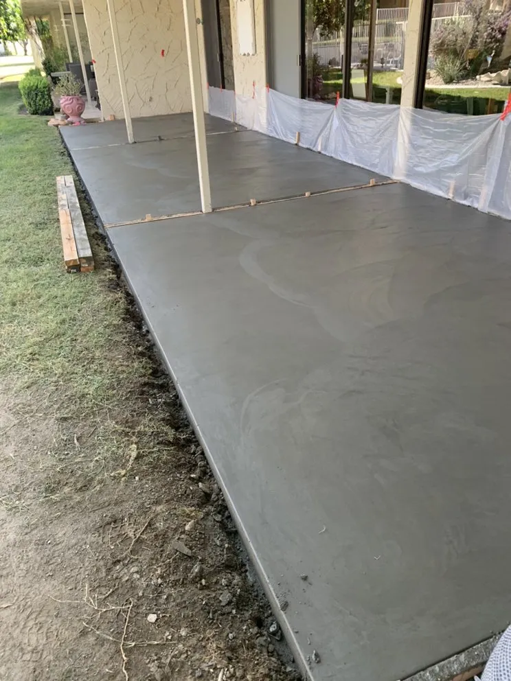 Expert lawn care service in Palm Desert, CA - JLHS Lawn Care & Design