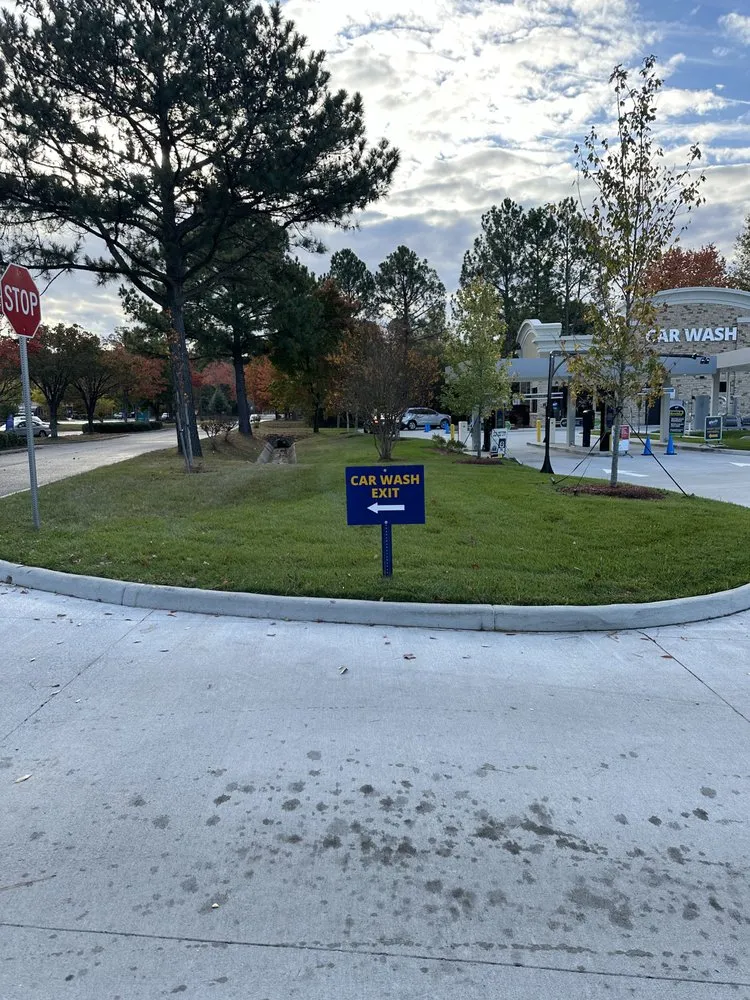 Professional outdoor landscaping for beautiful yards in Poquoson, VA by JLS Land