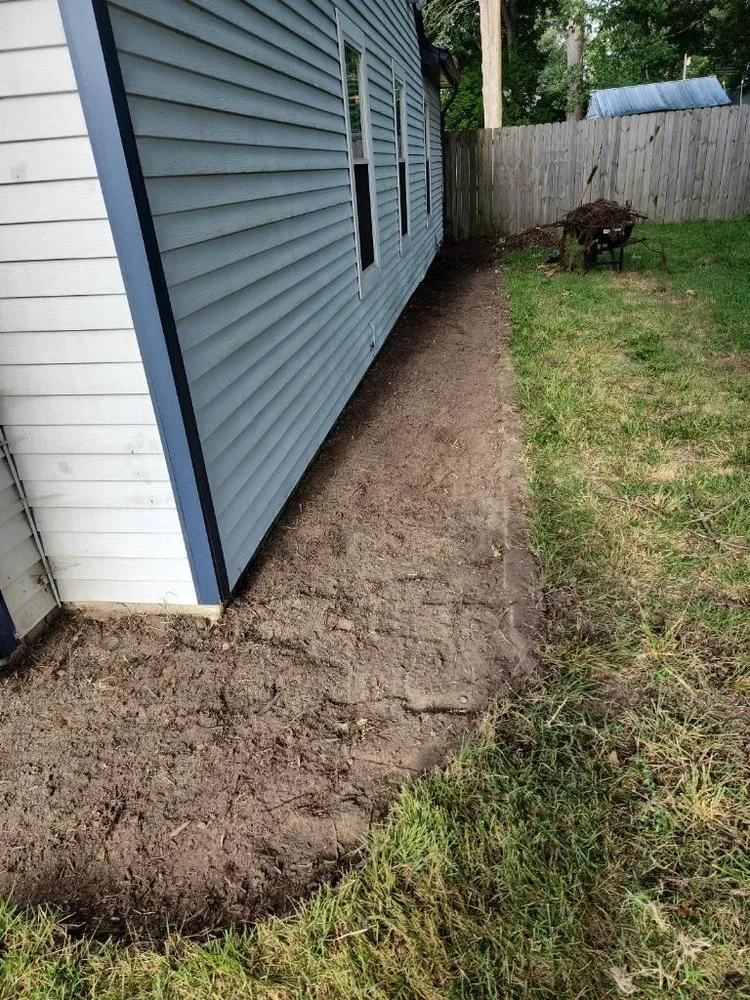 Expert lawn mowing service in Poquoson, VA - JLS Land