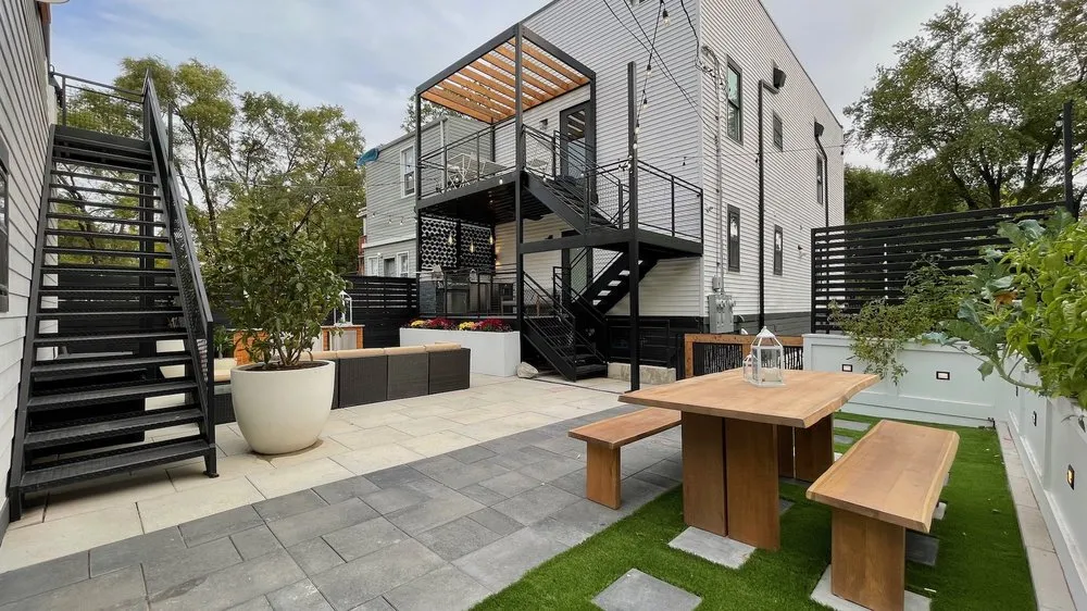 Custom outdoor landscaping experts serving Chicago, IL - JLV Builders