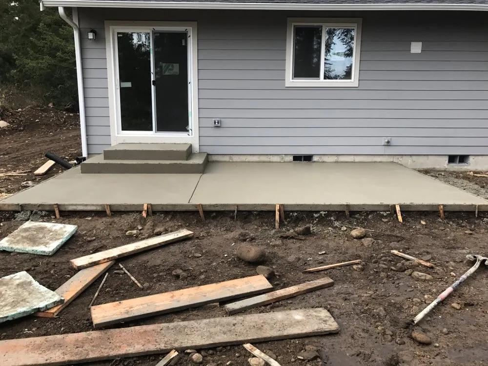 Local landscape design for homes in Olympia, WA by Jm Construction