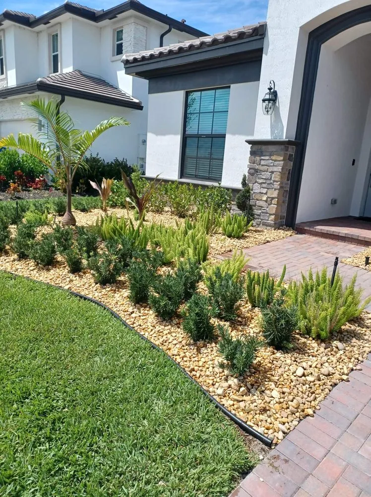 Reliable lawn care service for homes across Palm Springs, FL - JM Génesis Landscaping