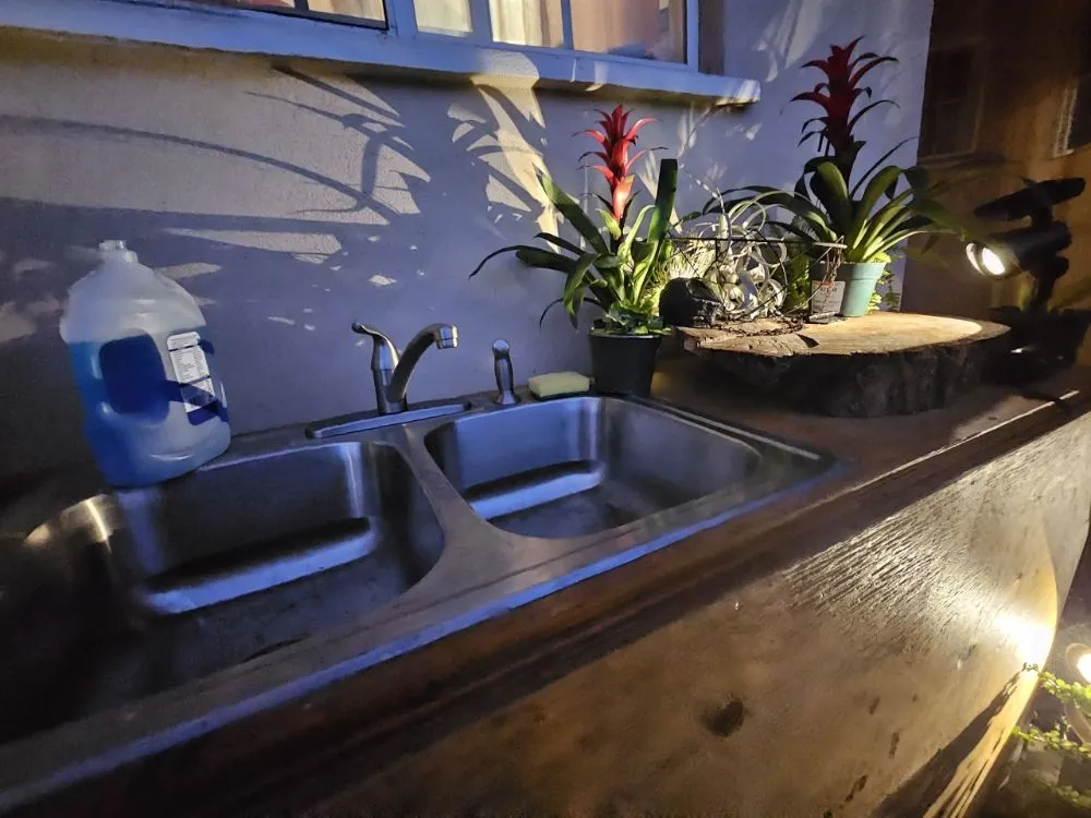 Professional yard maintenance for homes in Honolulu, HI by JM Landscaping and Maintenance