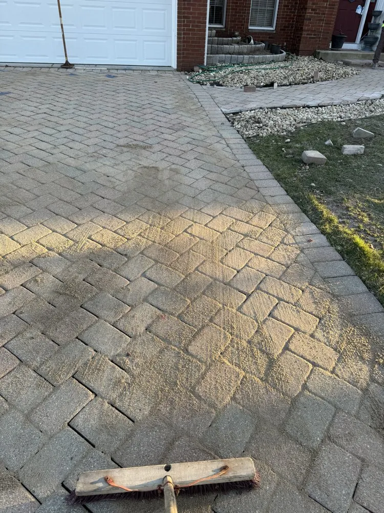 Professional garden landscaping in Montgomery, IL - J&M Landscaping