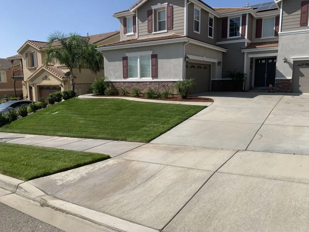 Reliable yard cleanup service for residential properties across Rialto, CA - J&M Landscaping