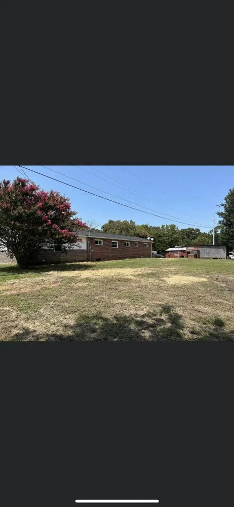 Local lawn mowing service in Athens, TN - J&M Lawn Care Cleaning Service