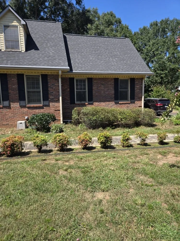 Top-rated residential landscaping in Simpsonville, SC - J&M Lawn Maintenance