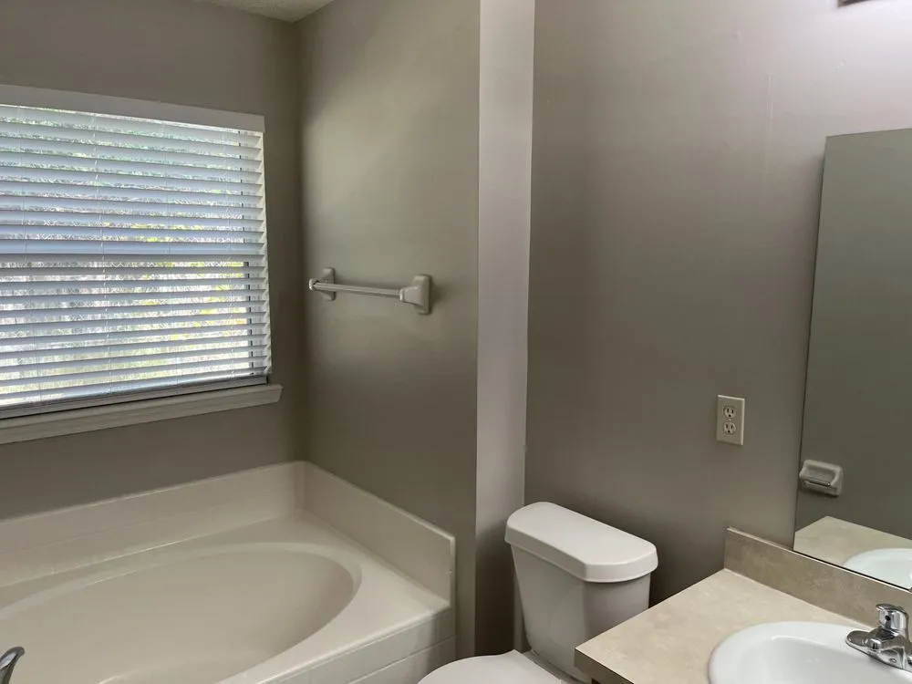 Local yard cleanup service for beautiful yards in Jacksonville, FL by J&M Painting