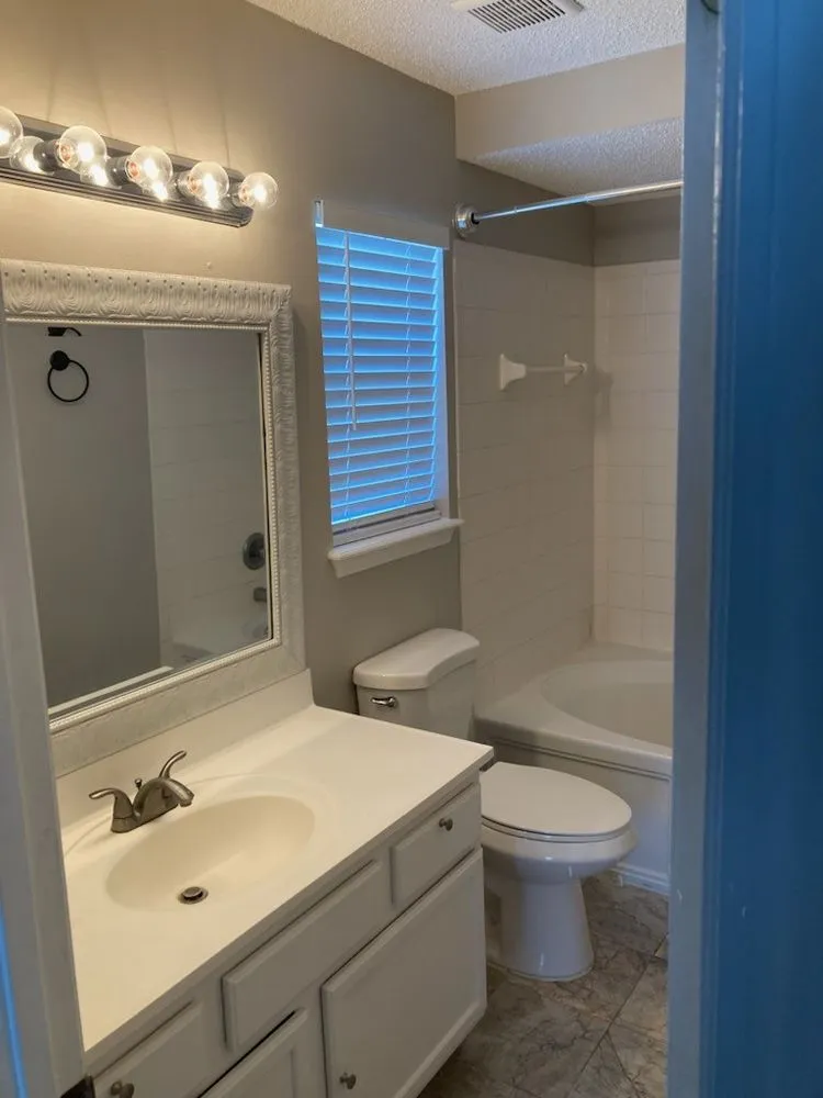 Local yard maintenance in Jacksonville, FL - J&M Painting