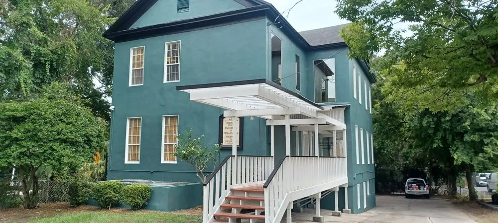 Reliable lawn mowing service experts serving Jacksonville, FL - J&M Painting