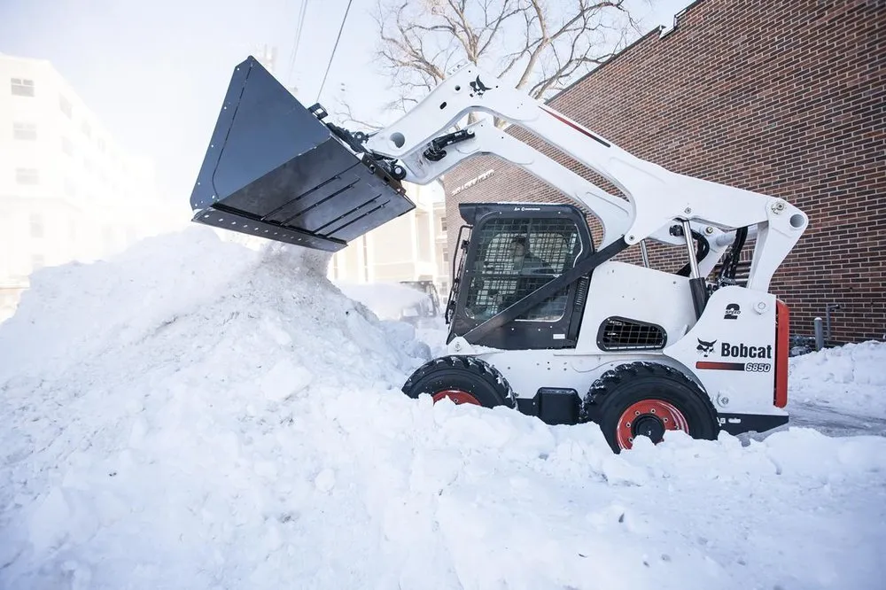 Local yard cleanup service in Huntington Station, NY - JM Saravia Landscaping
