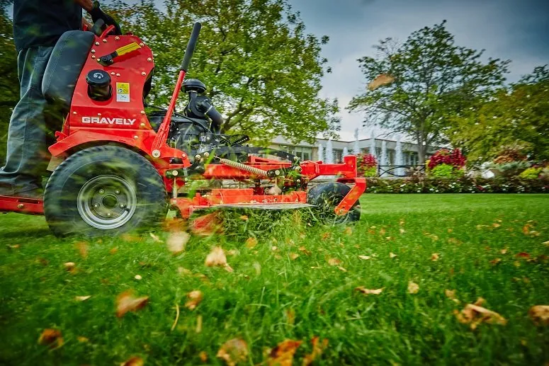 Affordable yard cleanup service for year-round maintenance across Huntington Station, NY - JM Saravia Landscaping
