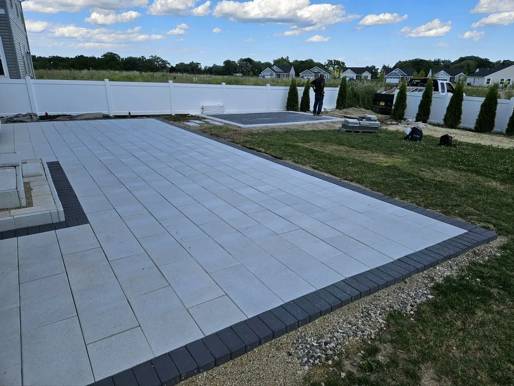 Top-rated garden landscaping for residential properties in Round Lake Beach, IL by Jmarquez Landscaping