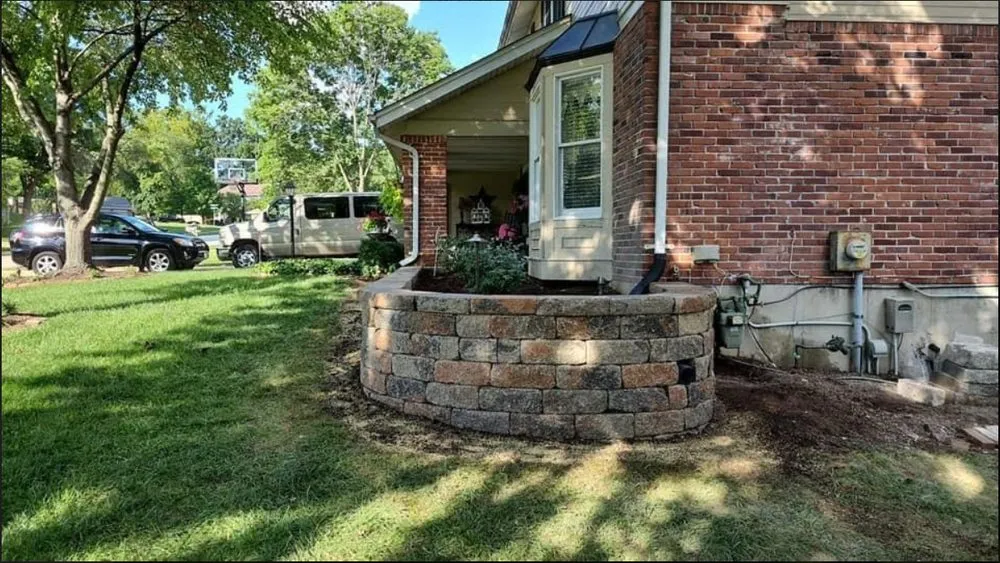 Custom landscaping services experts serving Saint Louis, MO - JMendez