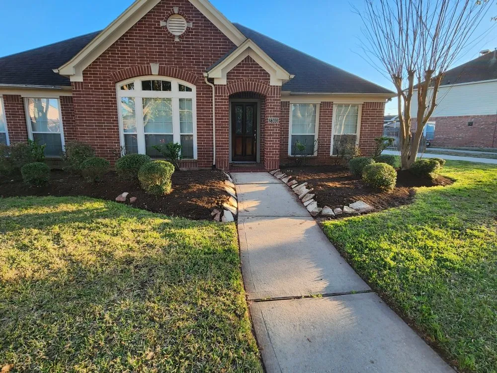 Affordable yard cleanup service in Rosharon, TX - JML Lawn Services