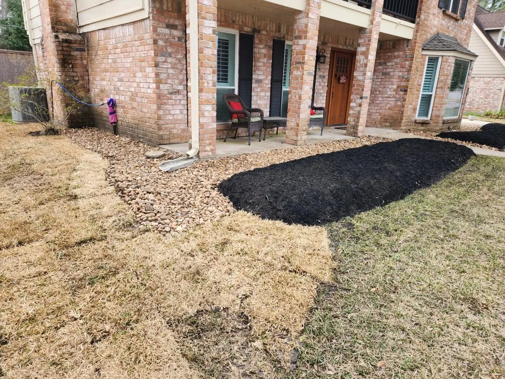 Affordable lawn mowing service in Rosharon, TX by JML Lawn Services