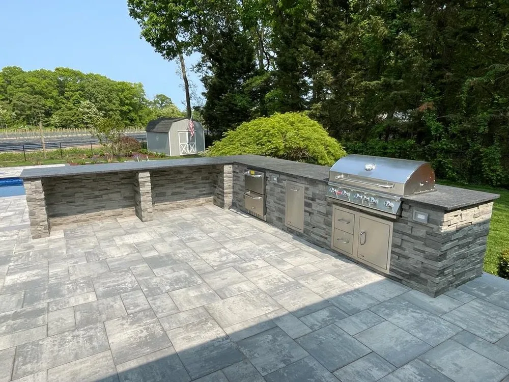 Reliable yard cleanup service in Moriches, NY - JMM Landscaping & Masonry