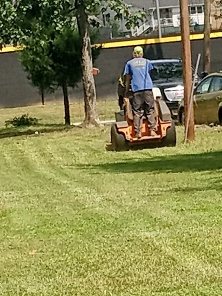 Custom yard maintenance in Taylors, SC - J&M's Down to Earth Lawn Care