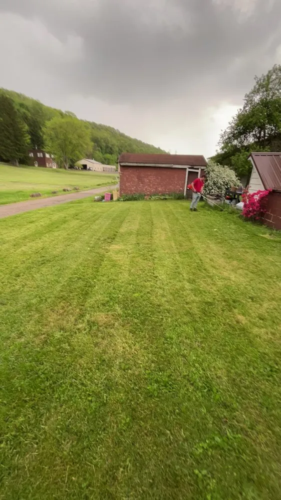 Reliable yard maintenance in New Cumberland, WV - J&M’s Lawn Service