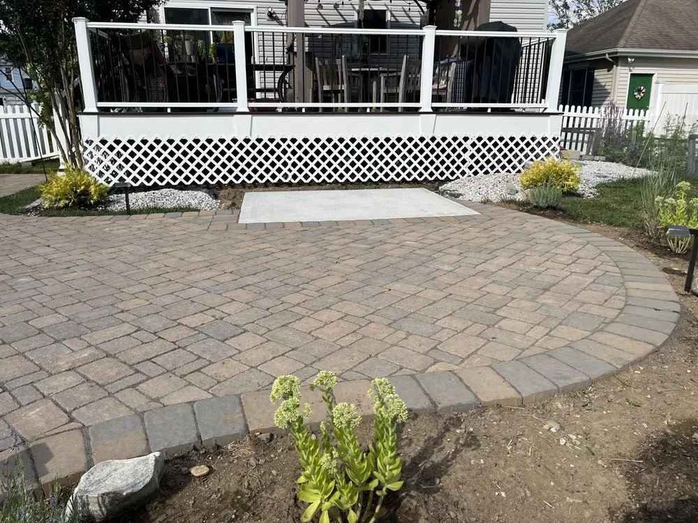Top-rated residential landscaping for year-round maintenance in Hamilton Township, NJ by JMW Construction