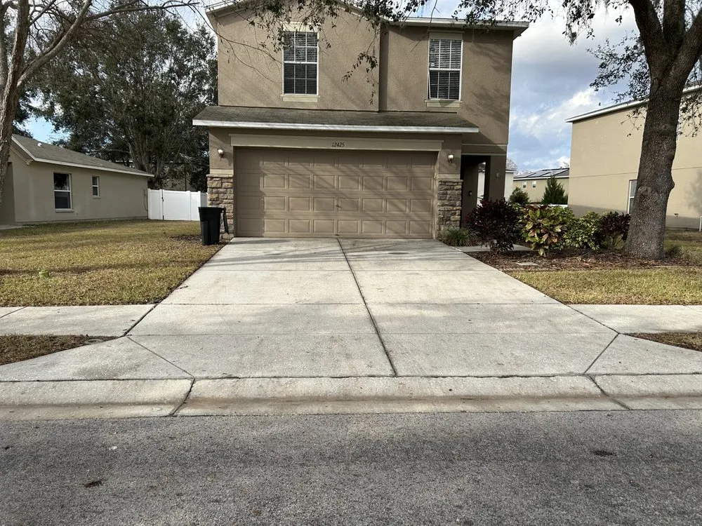 Custom residential landscaping with custom design in Tampa, FL by J&N Landscaping Elite Services