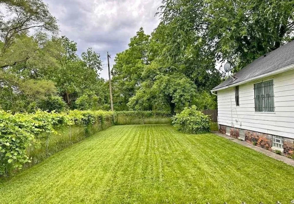 Reliable lawn care service for beautiful yards in Nashville, TN by J&N lawn care