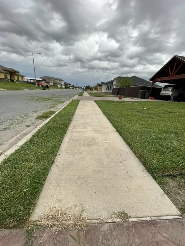 Trusted lawn care service in Weslaco, TX by JN Lawn Service