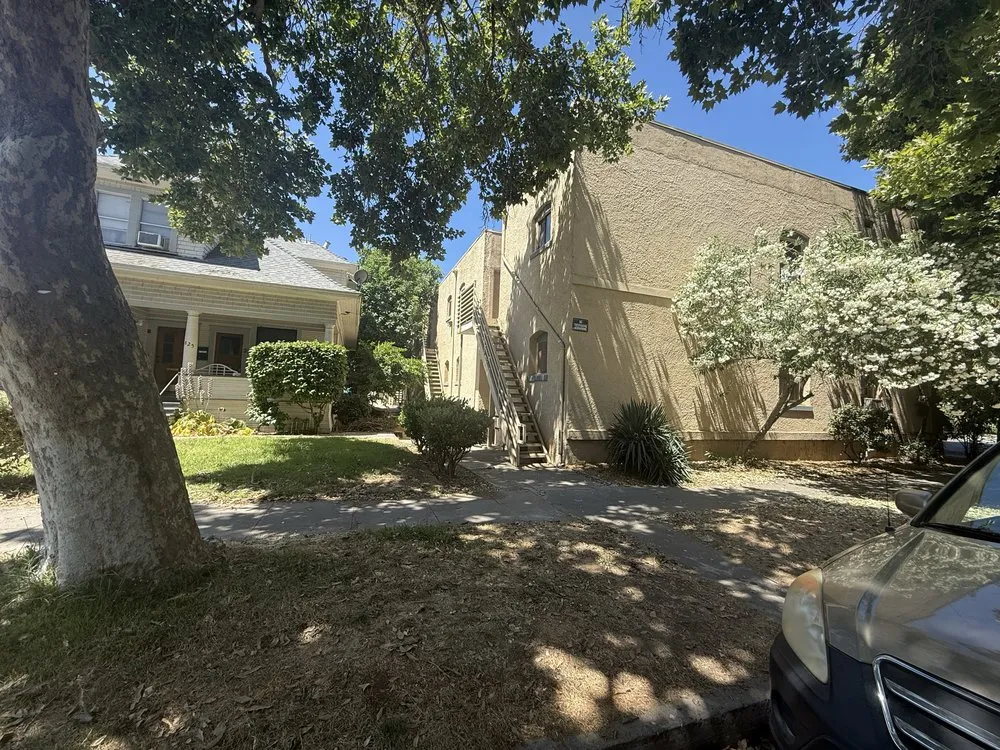 Trusted lawn mowing service for year-round maintenance in Modesto, CA by J&N Sanchez Garden Service