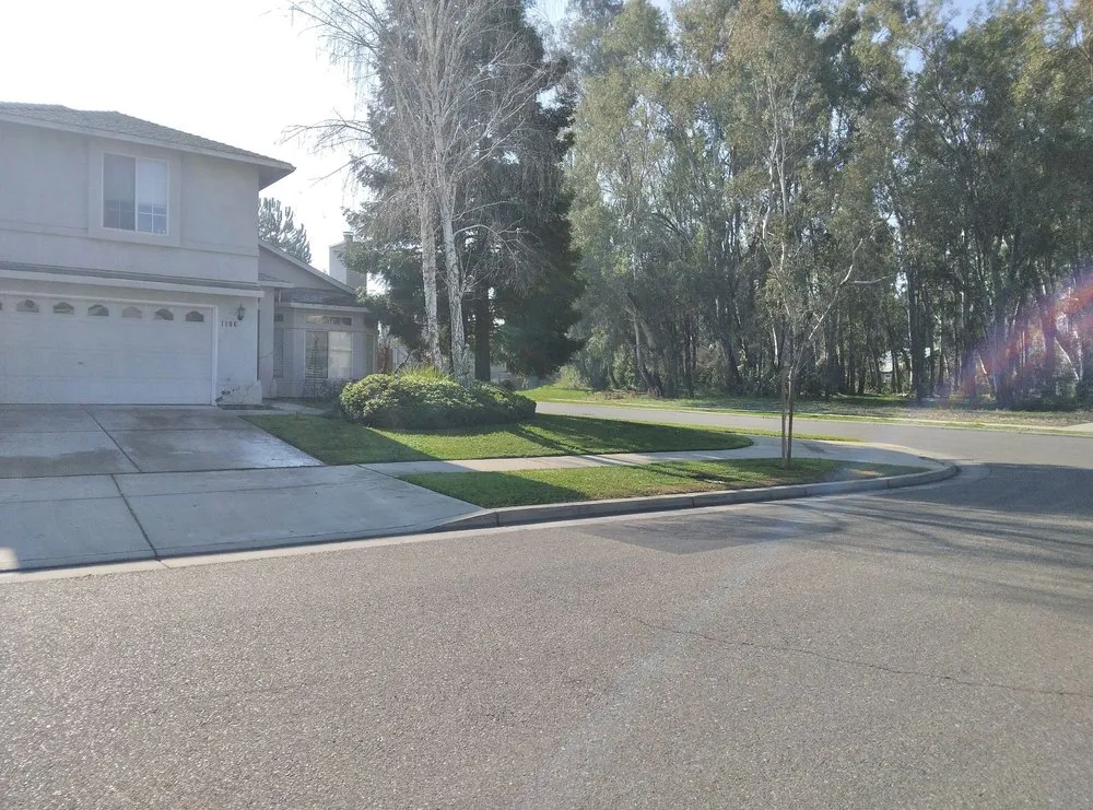 Custom garden landscaping in Turlock, CA by JNG Landscape & Maintenance