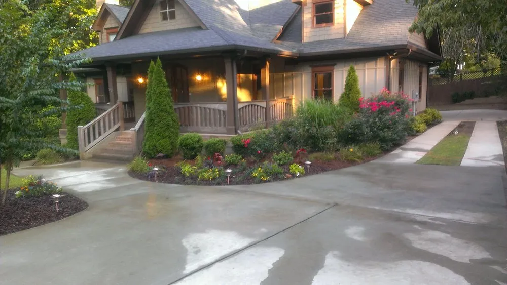 Custom garden landscaping in Snellville, GA by JnJ Landscaping Plus