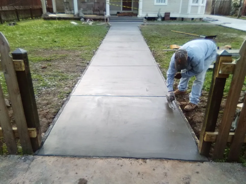 Expert yard maintenance in Breaux Bridge, LA - JNJ Services