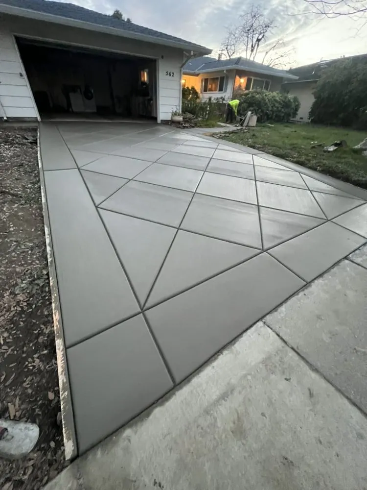 Top-rated lawn mowing service for residential properties in Sacramento, CA by JNM Landscape Construction