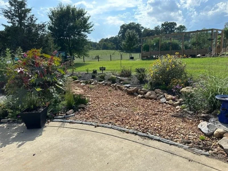 Affordable yard maintenance for homes across Clarksville, TN - JNT Landscaping