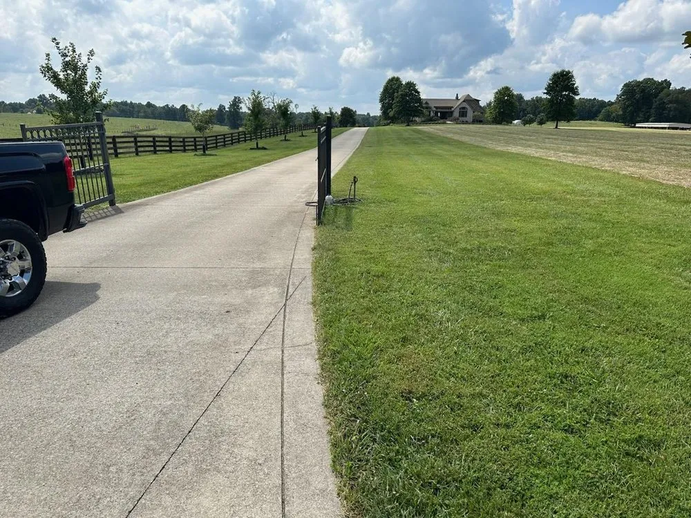 Custom yard cleanup service for homes in Clarksville, TN by JNT Landscaping