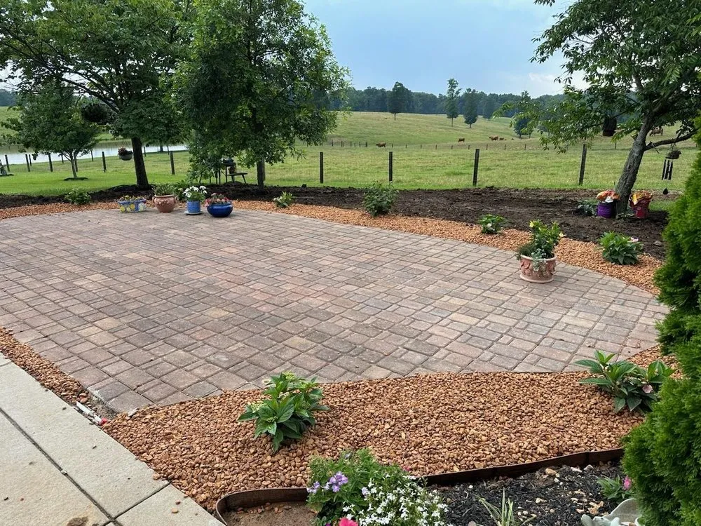 Professional residential landscaping in Clarksville, TN by JNT Landscaping