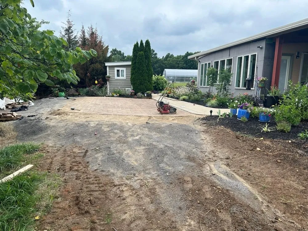 Custom landscape installation in Clarksville, TN - JNT Landscaping