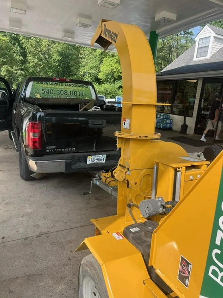 Reliable yard maintenance in Mineral, VA by JOAPA Lawn & Landscape