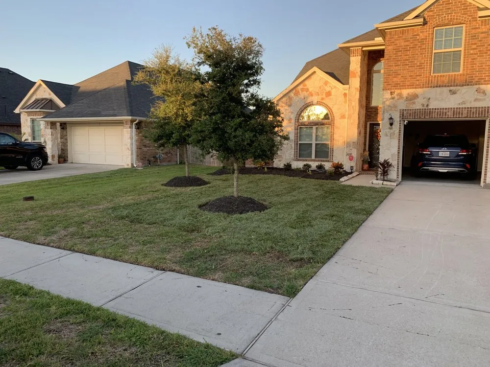 Custom outdoor landscaping experts serving League City, TX - Joaquin’s Olvera Lawn Service and Landscaping