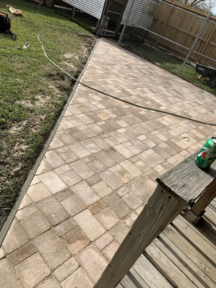 Local lawn care service for beautiful yards in League City, TX by Joaquin’s Olvera Lawn Service and Landscaping