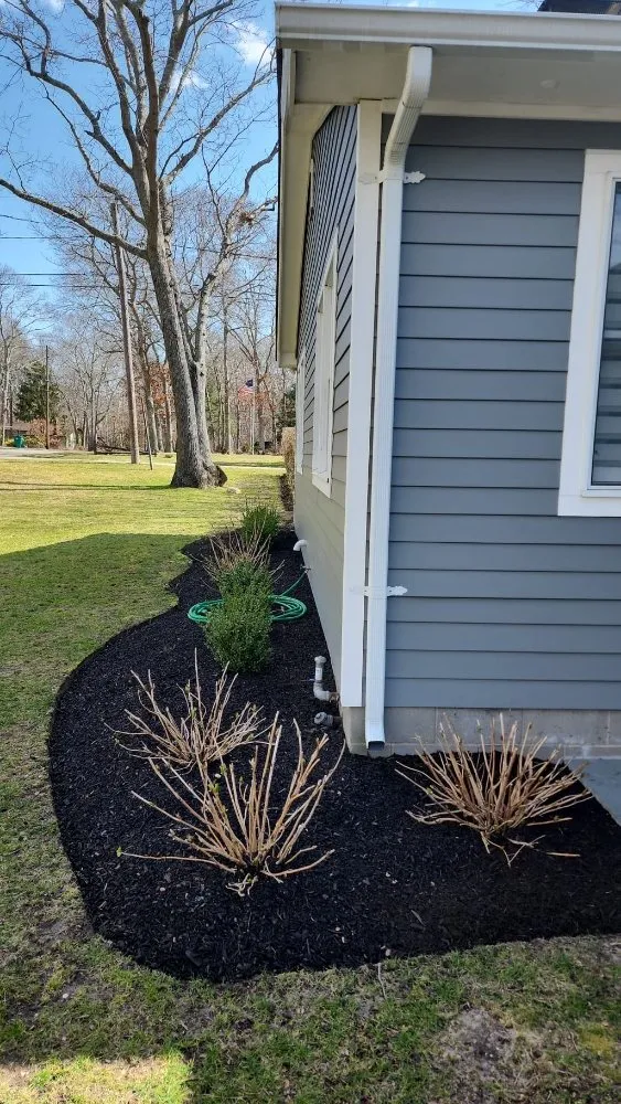 Reliable yard cleanup service experts serving Hampton Bays, NY - Job's Landscaping