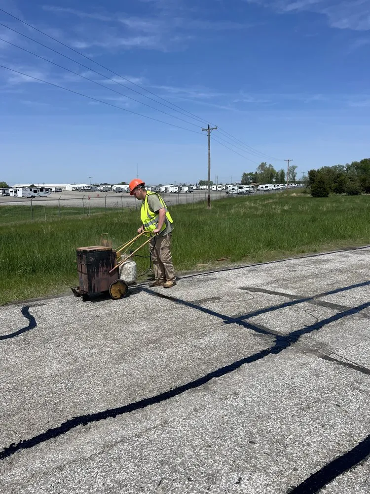 Top-rated yard maintenance experts serving Griffith, IN - Jobs R Us