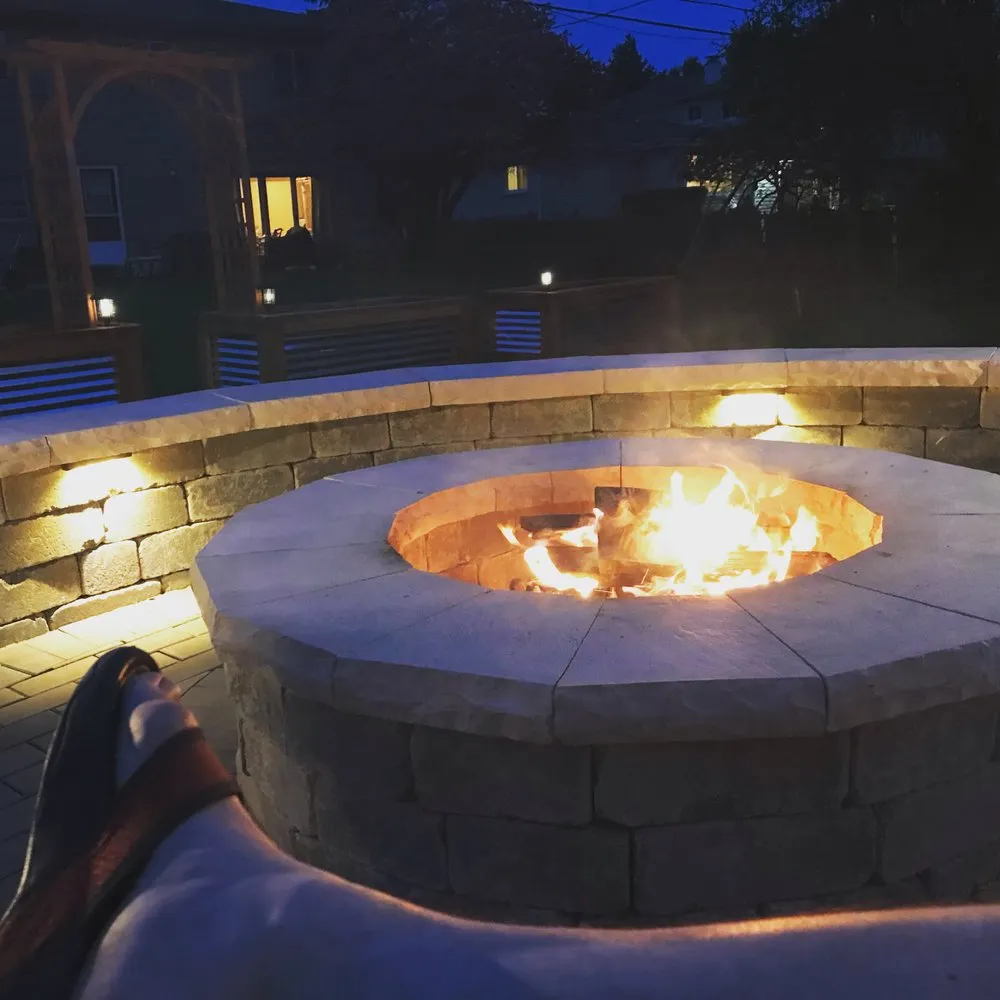 Top-rated yard cleanup service for homes in Highland Park, IL by Joe & Tony Landscaping