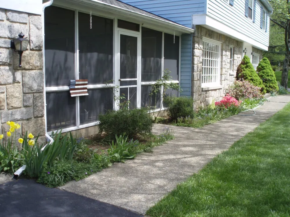 Expert yard maintenance in Easton, PA by Joe Burgey and Sons Yard and Hardscape