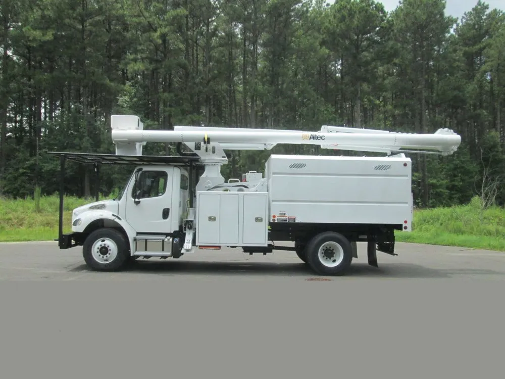 Professional lawn mowing service experts serving North Palm Beach, FL - Joe Hanley's Tree Trimming